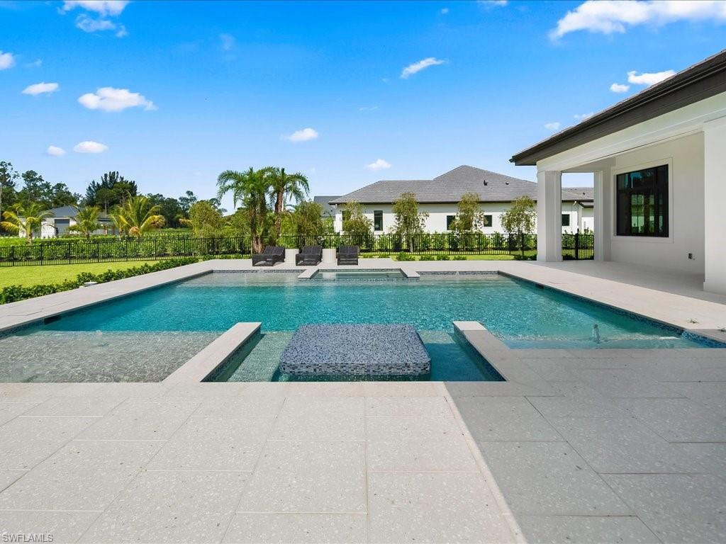 LIVINGSTON WOODS - Residential