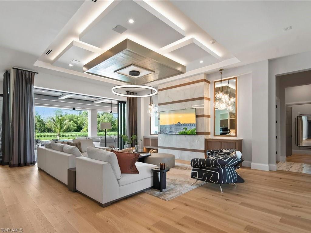 LIVINGSTON WOODS - Residential