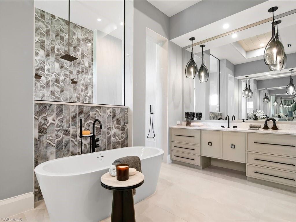 LIVINGSTON WOODS - Residential