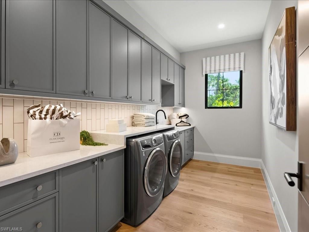 LIVINGSTON WOODS - Residential