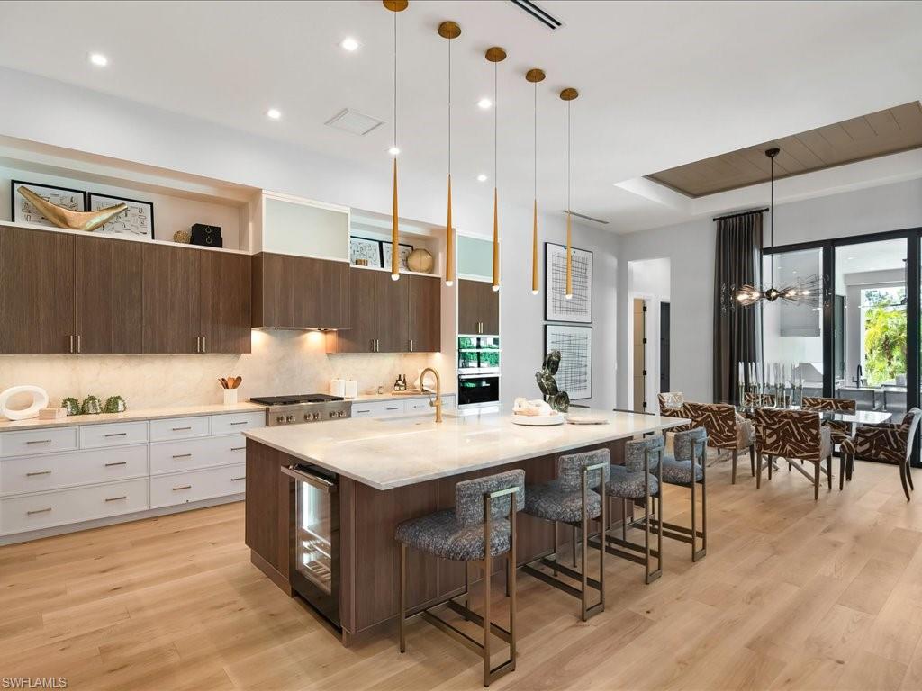 LIVINGSTON WOODS - Residential