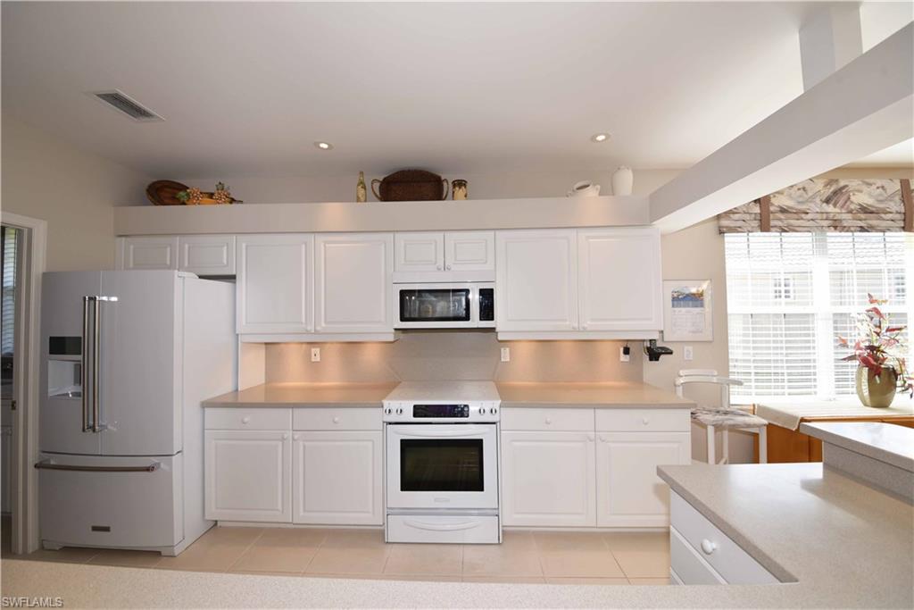 LONGSHORE LAKE - Residential
