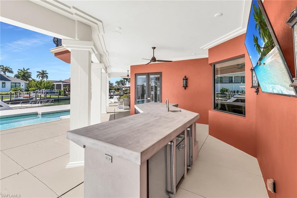 MARCO BEACH - Residential