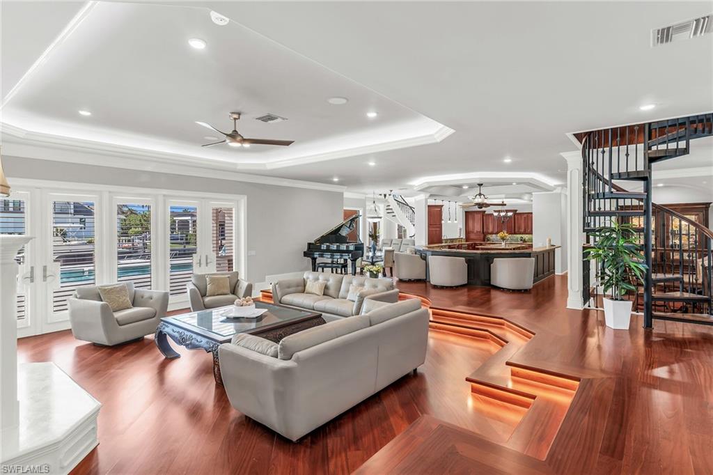 MARCO BEACH - Residential