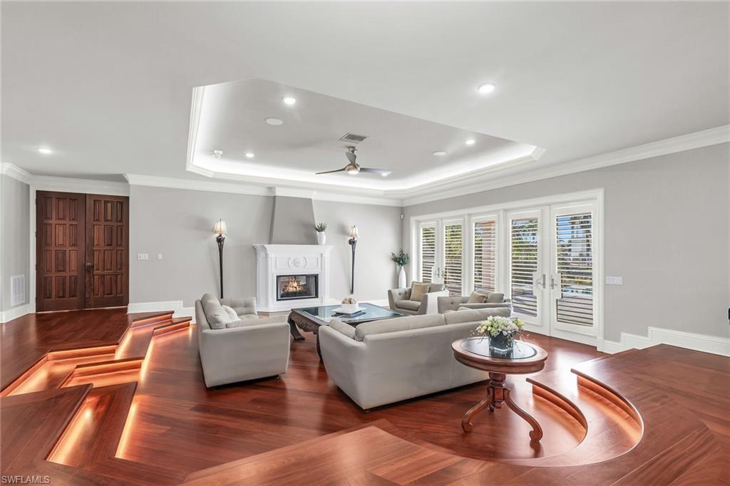MARCO BEACH - Residential