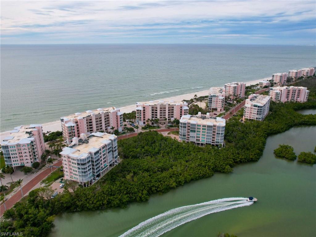 BAREFOOT BEACH CLUB - Residential