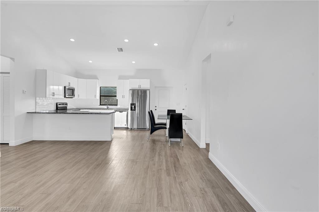 LAUREL OAKS - Residential Lease