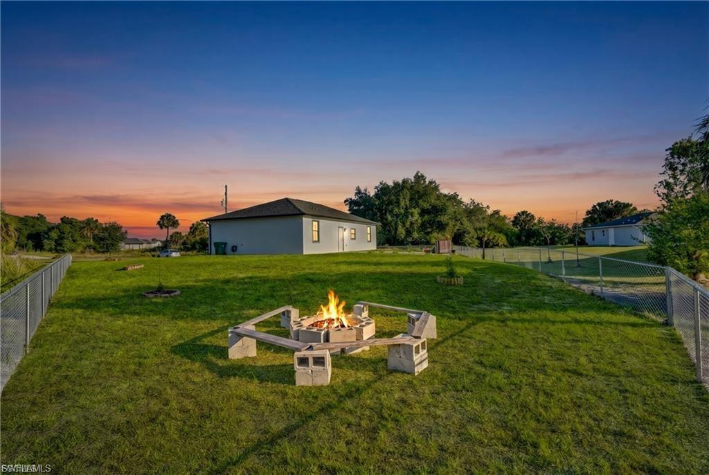 LAUREL OAKS - Residential Lease