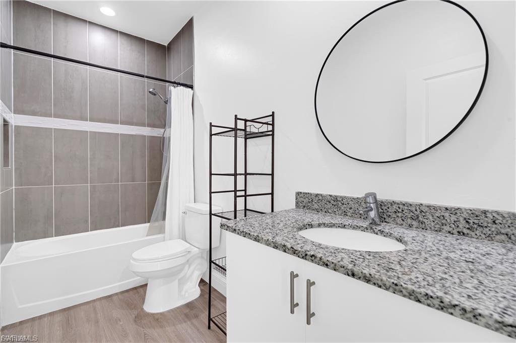 LAUREL OAKS - Residential Lease