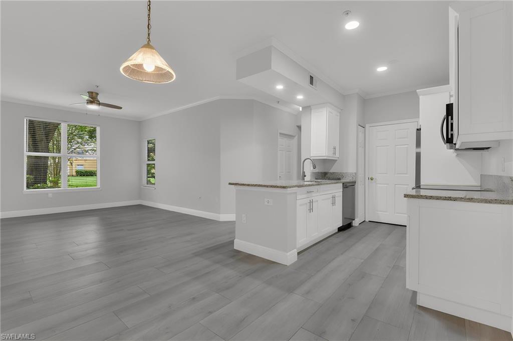 ROYAL GREENS - Residential