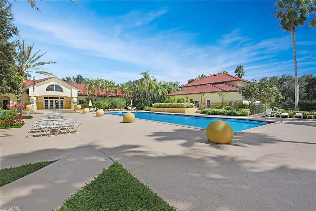 ROYAL GREENS - Residential