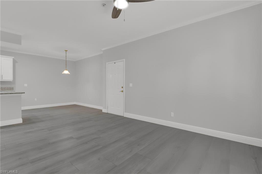 ROYAL GREENS - Residential