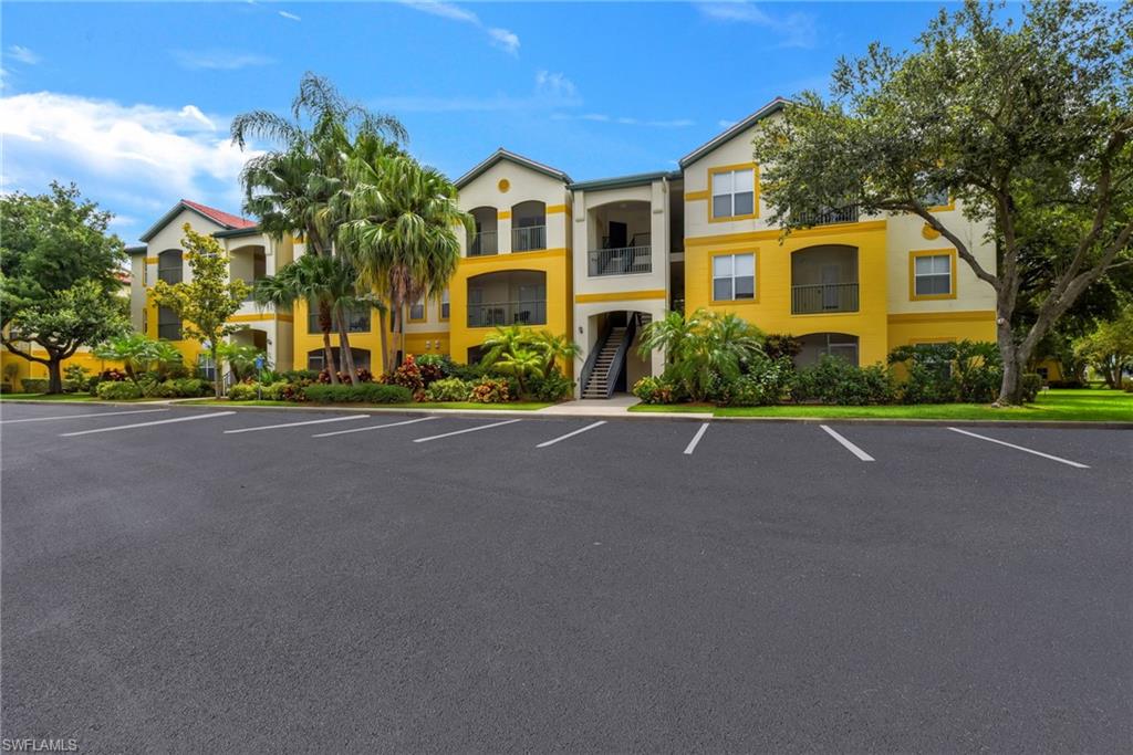 ROYAL GREENS - Residential