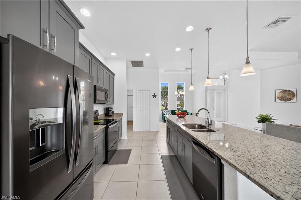 CAPE CORAL - Residential Lease