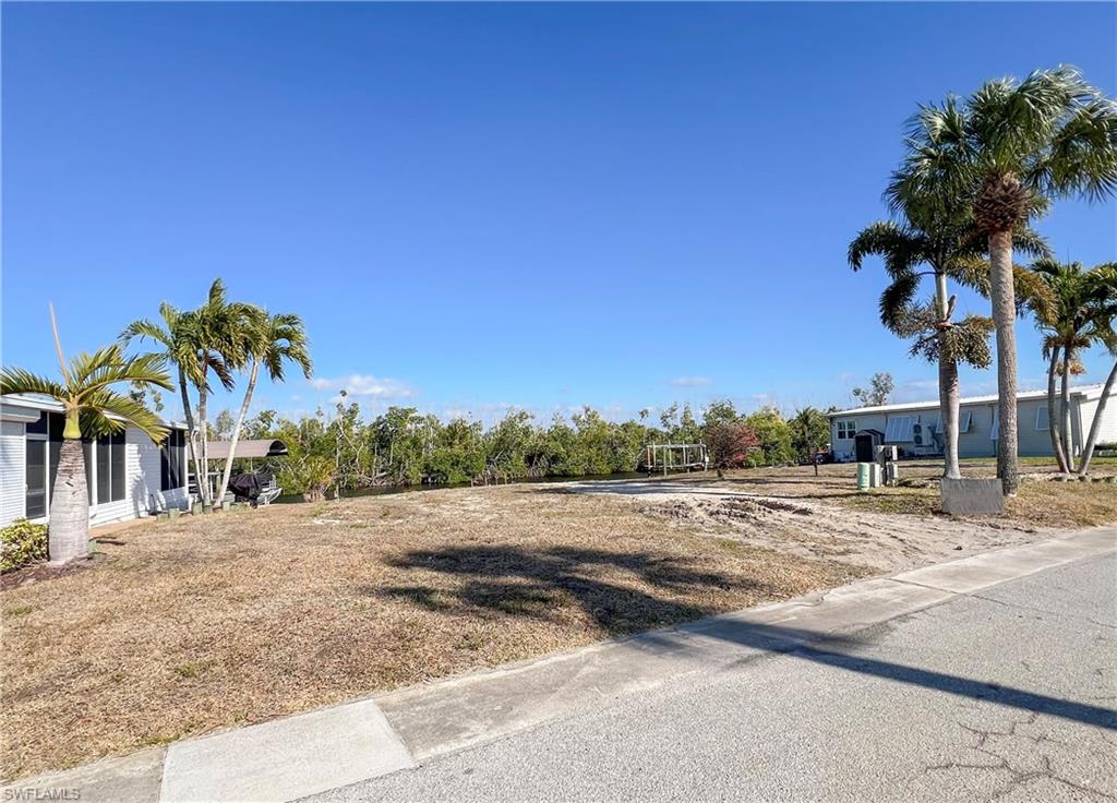 BAYSIDE ESTATES - Land