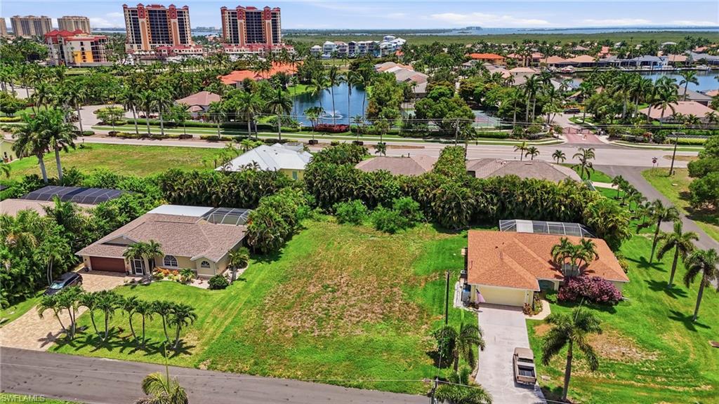 CAPE CORAL - Land
