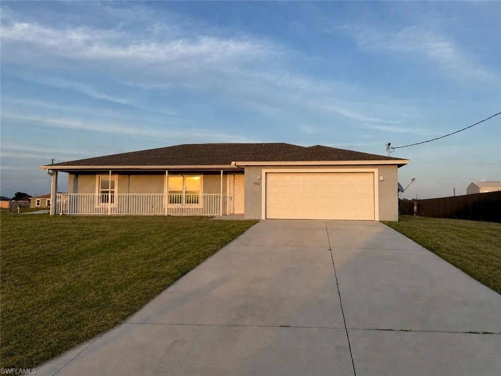 This charming 3 bed, 2 bath single-family unit features modern amenities including a microwave, refrigerator, dishwasher, and washer/dryer hookups. Enjoy the convenience of a garage, driveway, and pet-friendly policy for small and large dogs as well as cats. Don't miss out on this opportunity to live in a smoke-free environment. Schedule a viewing today!