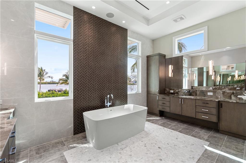 SOUTHPORT ON THE BAY - Residential