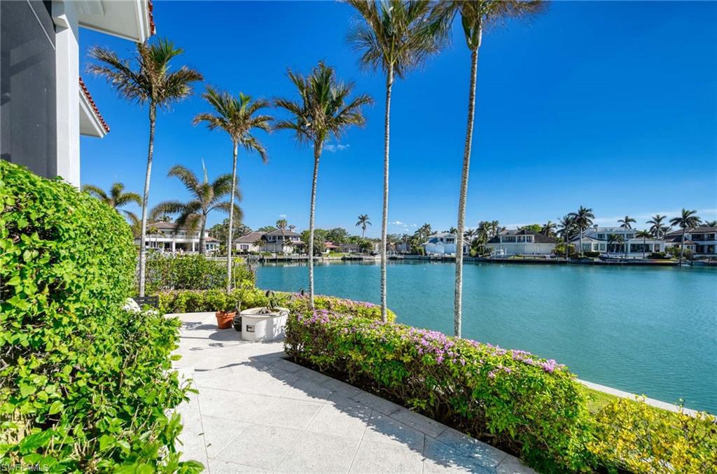 MOORINGS - Residential