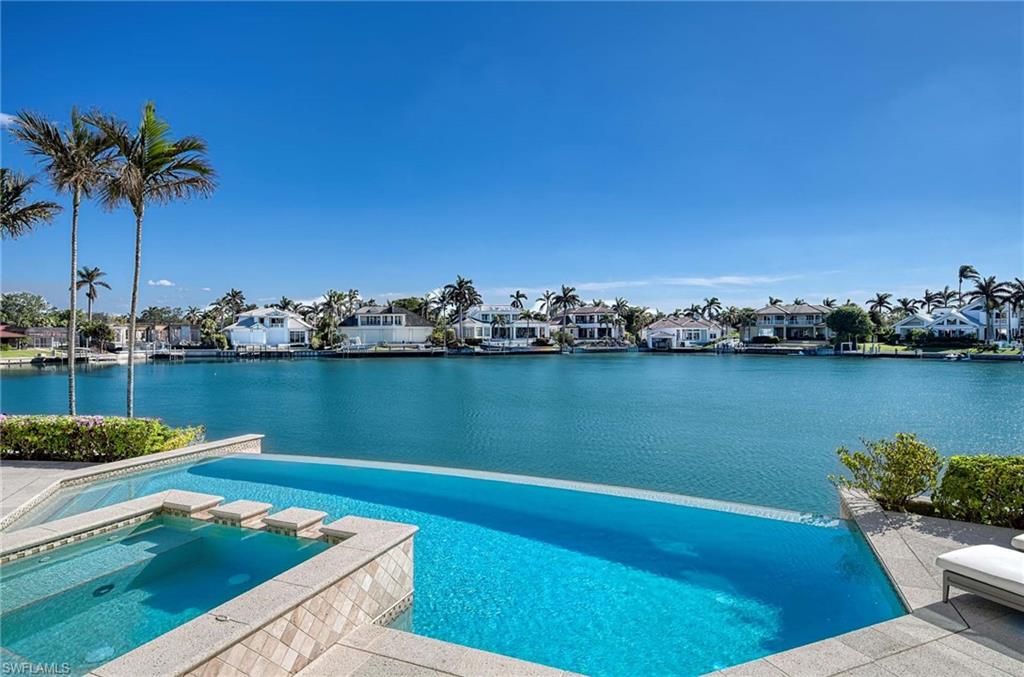 MOORINGS - Residential