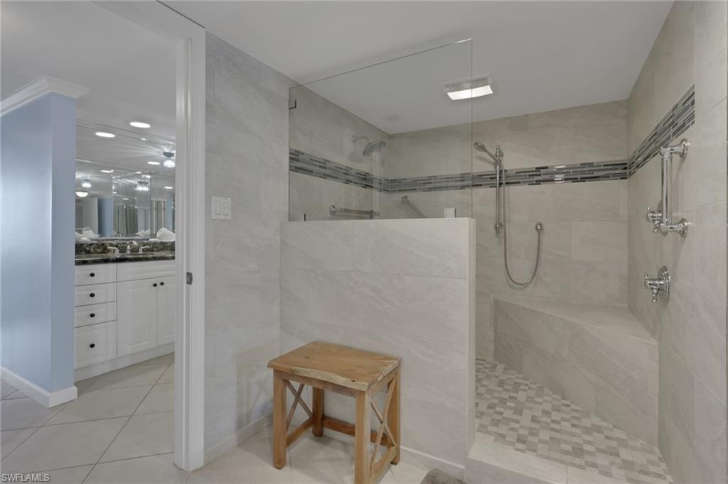 SUMMIT HOUSE OF MARCO - Residential