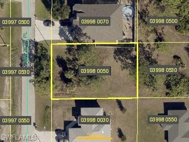 Wonderful opportunity on this vacant lot.  Location is ideal close to schools and shops.  Surrounded by new constructions and priced to sell.