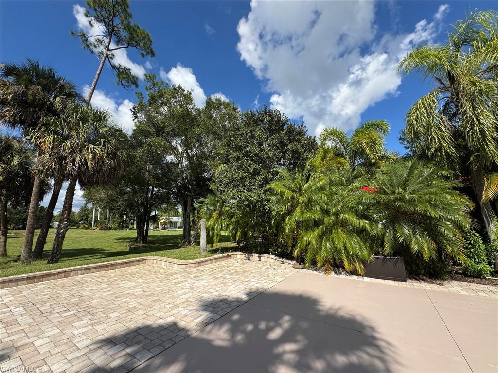 RIVERBEND MOTORCOACH RESORT - Land