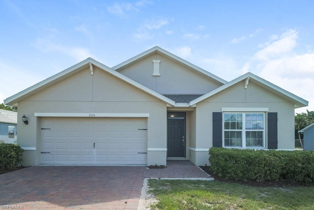Interested in this home? You clearly have exceptional taste. This charming 4-bedroom, 2.0-bathroom home is not only pet-friendly, but also equipped with smart home features to make everyday life more convenient and connected. Homes like this don’t stay on the market for long—don’t miss your chance to make it yours. Apply today!
