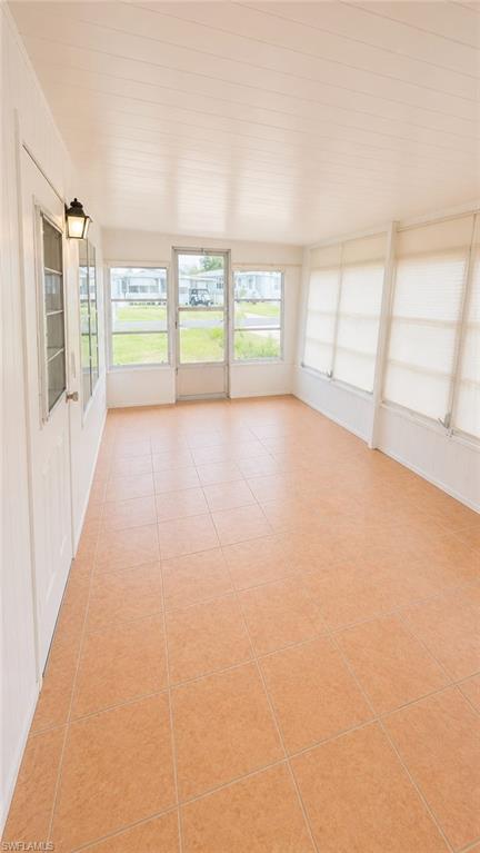 RIVIERA COLONY - Residential