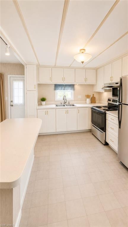 RIVIERA COLONY - Residential