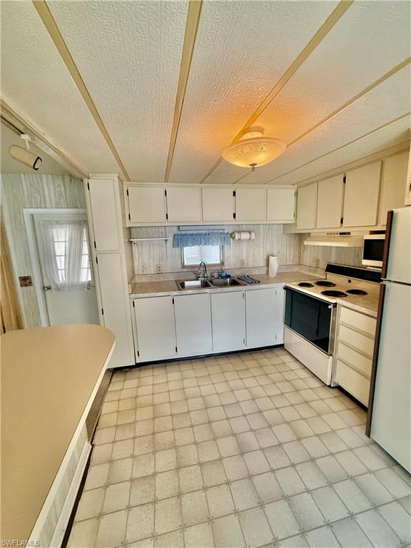 RIVIERA COLONY - Residential