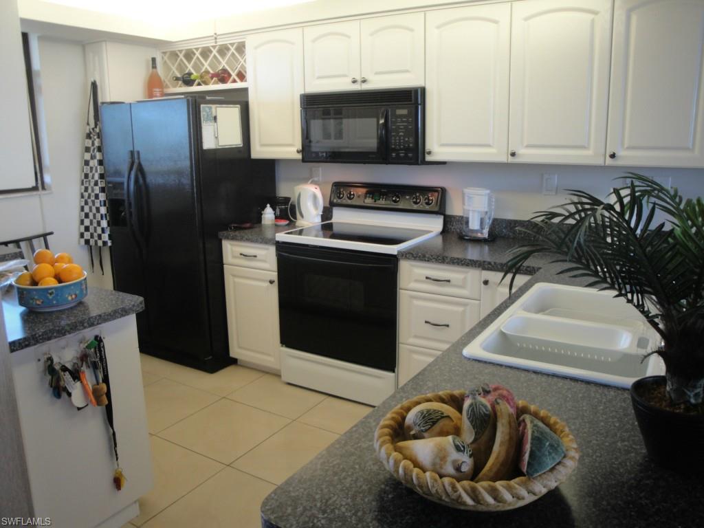 THE PALMS OF BAY BEACH - Residential