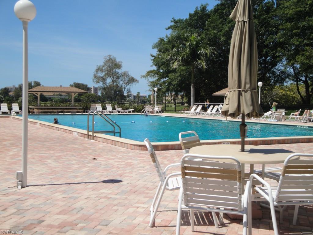 THE PALMS OF BAY BEACH - Residential