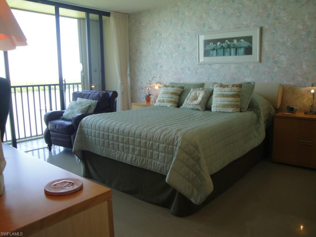 THE PALMS OF BAY BEACH - Residential