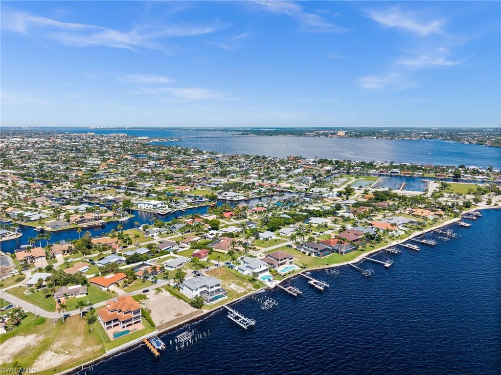 CAPE CORAL - Land
