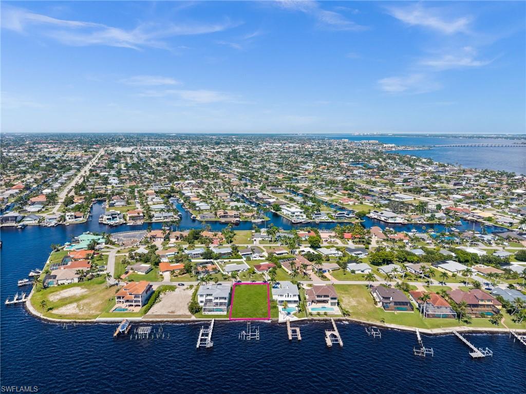 CAPE CORAL - Land