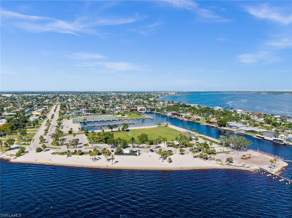 CAPE CORAL - Land