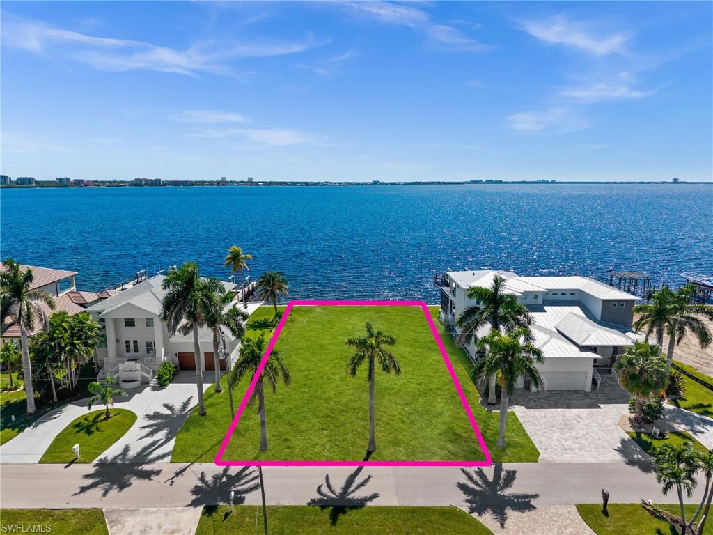 CAPE CORAL - Land