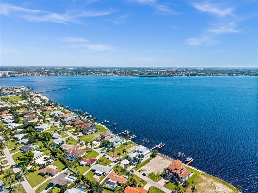 CAPE CORAL - Land
