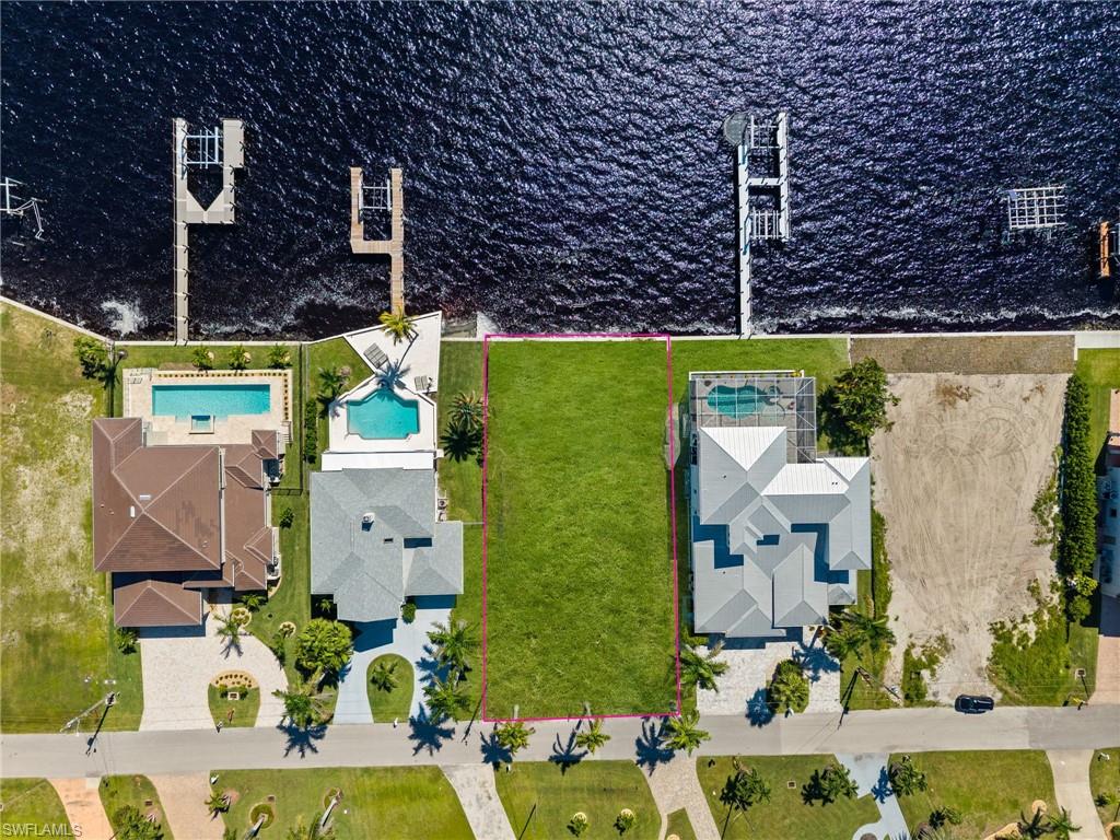 CAPE CORAL - Land