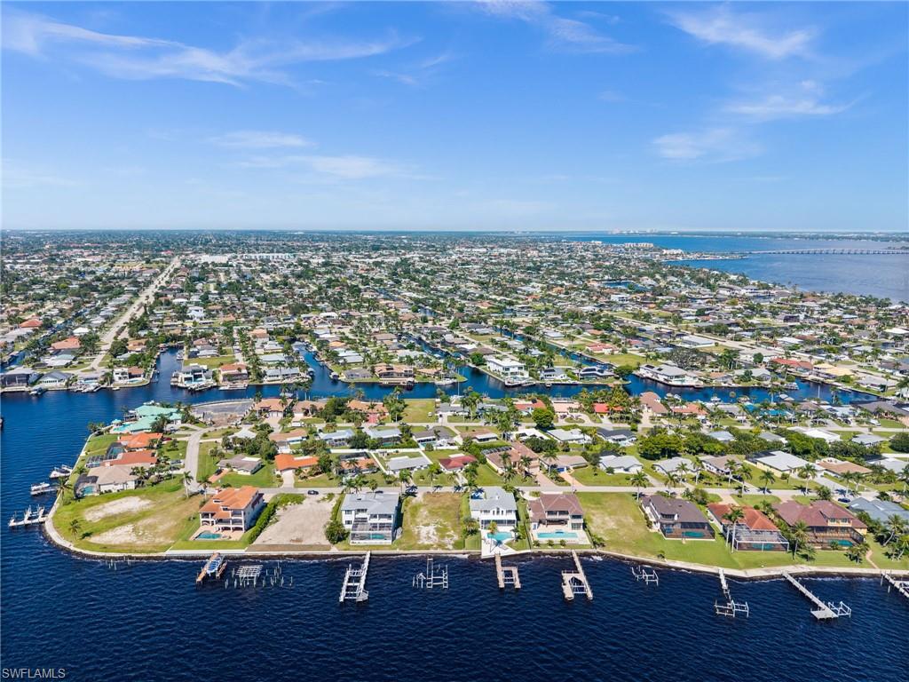CAPE CORAL - Land