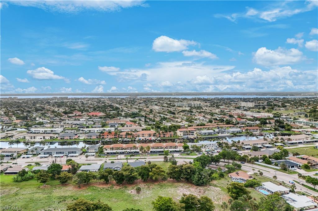 CAPE CORAL - Land
