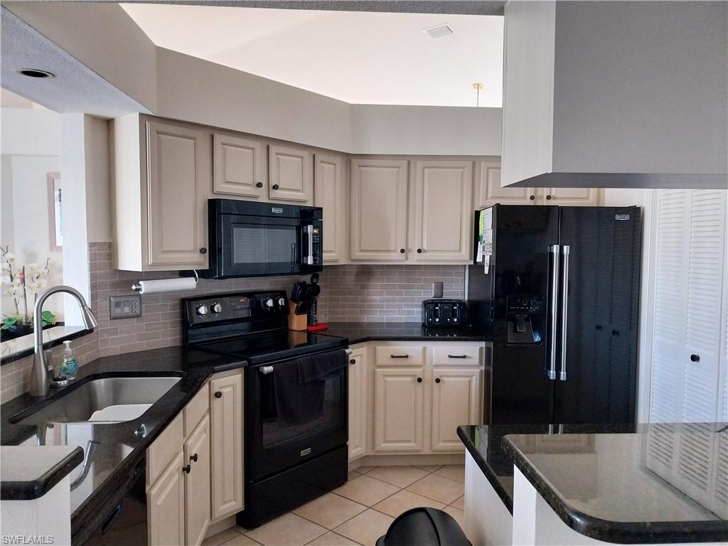 BRIARWOOD - Residential Lease