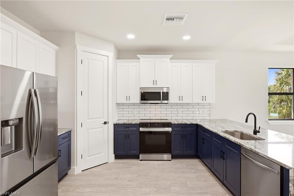 CAPE CORAL - Residential Lease