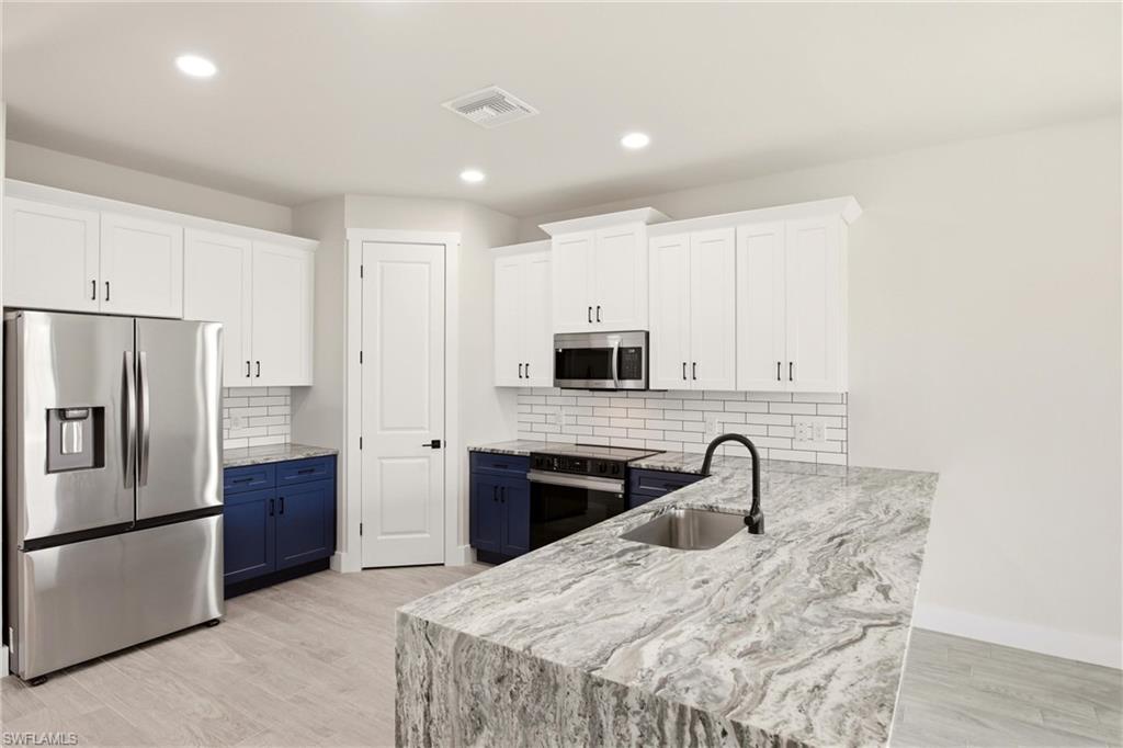 CAPE CORAL - Residential Lease