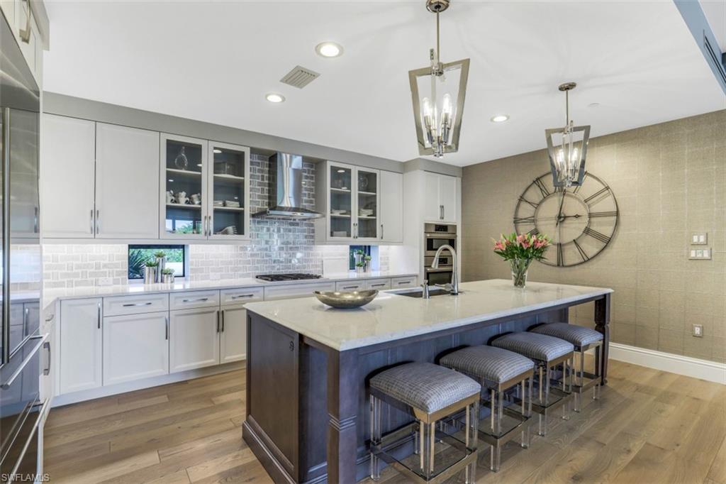 NAPLES SQUARE - Residential