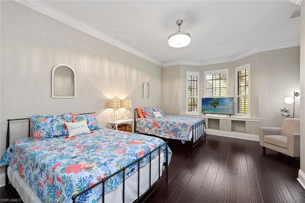 OAKES ESTATES - Residential