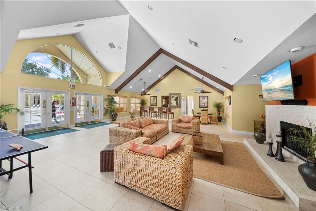 VENETIAN PALMS - Residential