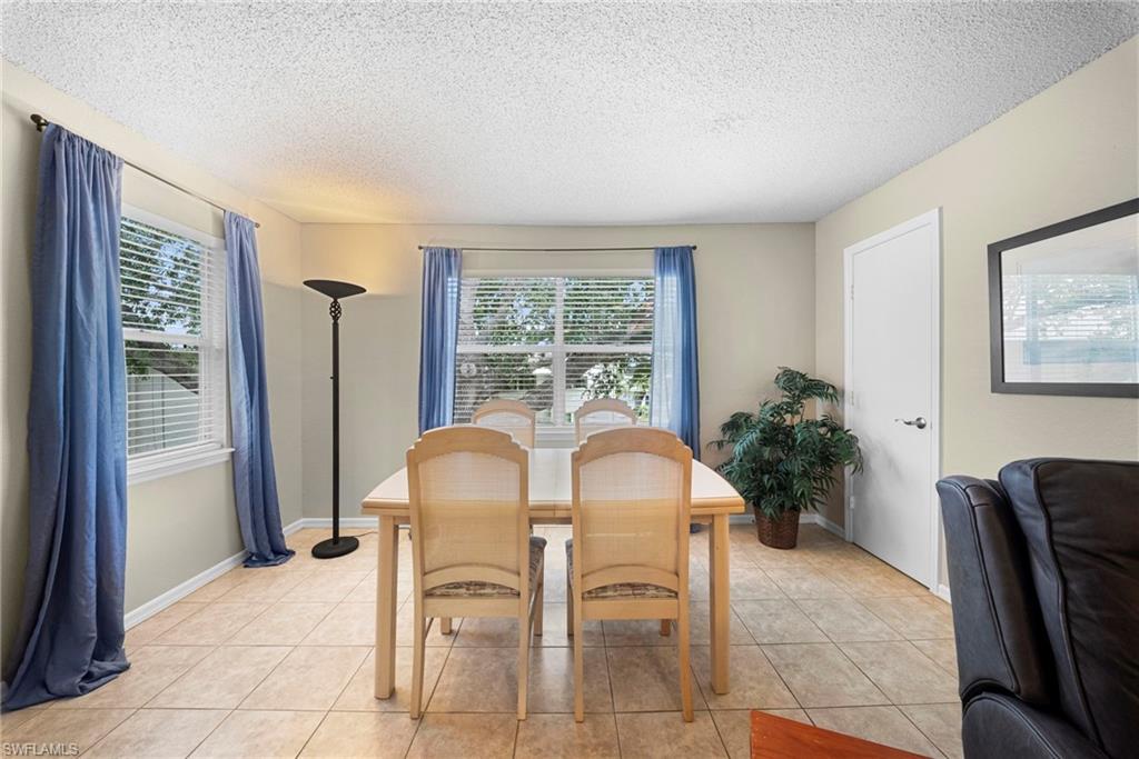 VENETIAN PALMS - Residential