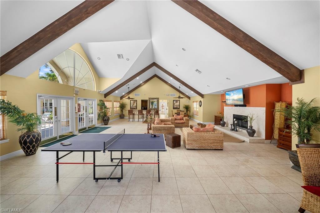 VENETIAN PALMS - Residential